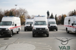 20 автомобилей скорой помощи на базе УАЗ "Профи" переданы больницам Ульяновской области