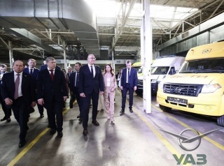 Вице-премьер Дмитрий Чернышенко с рабочим визитом посетил УАЗ