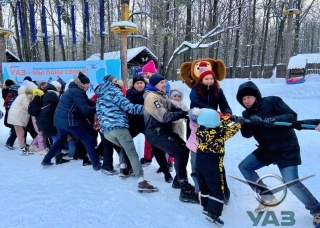 Сотрудники УАЗа начали Год семьи с зимнего спортивного праздника