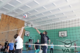 На УАЗе провели корпоративный волейбольный турнир
