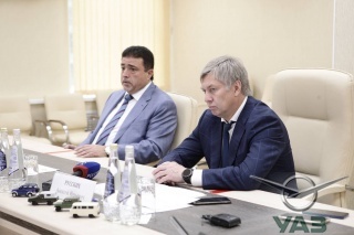 Алексей Русских обсудил дальнейшие перспективы развития предприятия с  новыми акционерами Ульяновского автомобильного завода