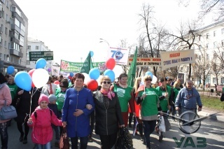 Коллектив УАЗ отметил Первомай праздничным шествием