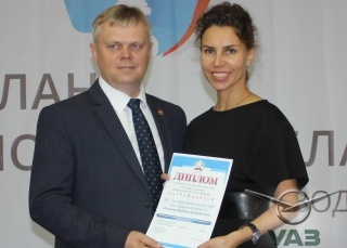 УАЗ получил награду «Лучший страхователь - 2015»