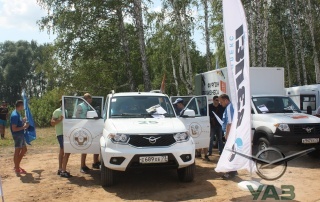 Автомобили УАЗ продемонстрировали «инженерам будущего»