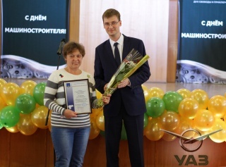 Заслуженные работники УАЗ получили региональные награды 