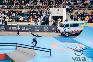УАЗ анонсировал спецверсию «Буханки» для скейтбординга