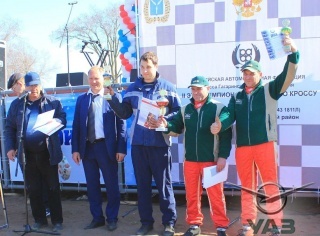 Гонщики УАЗ завоевали «золото» и «бронзу» II этапа чемпионата России по автокроссу