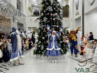 Новогодние праздники для детей работников УАЗ